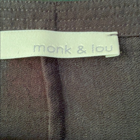 Monk & Lou Shrug - Picture 2 of 4